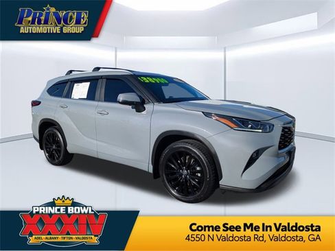 Used 2023 Toyota Highlander Bronze Edition image 1