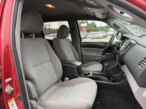 Used 2014 Toyota Tacoma PreRunner w/ Convenience Package RWD image 13