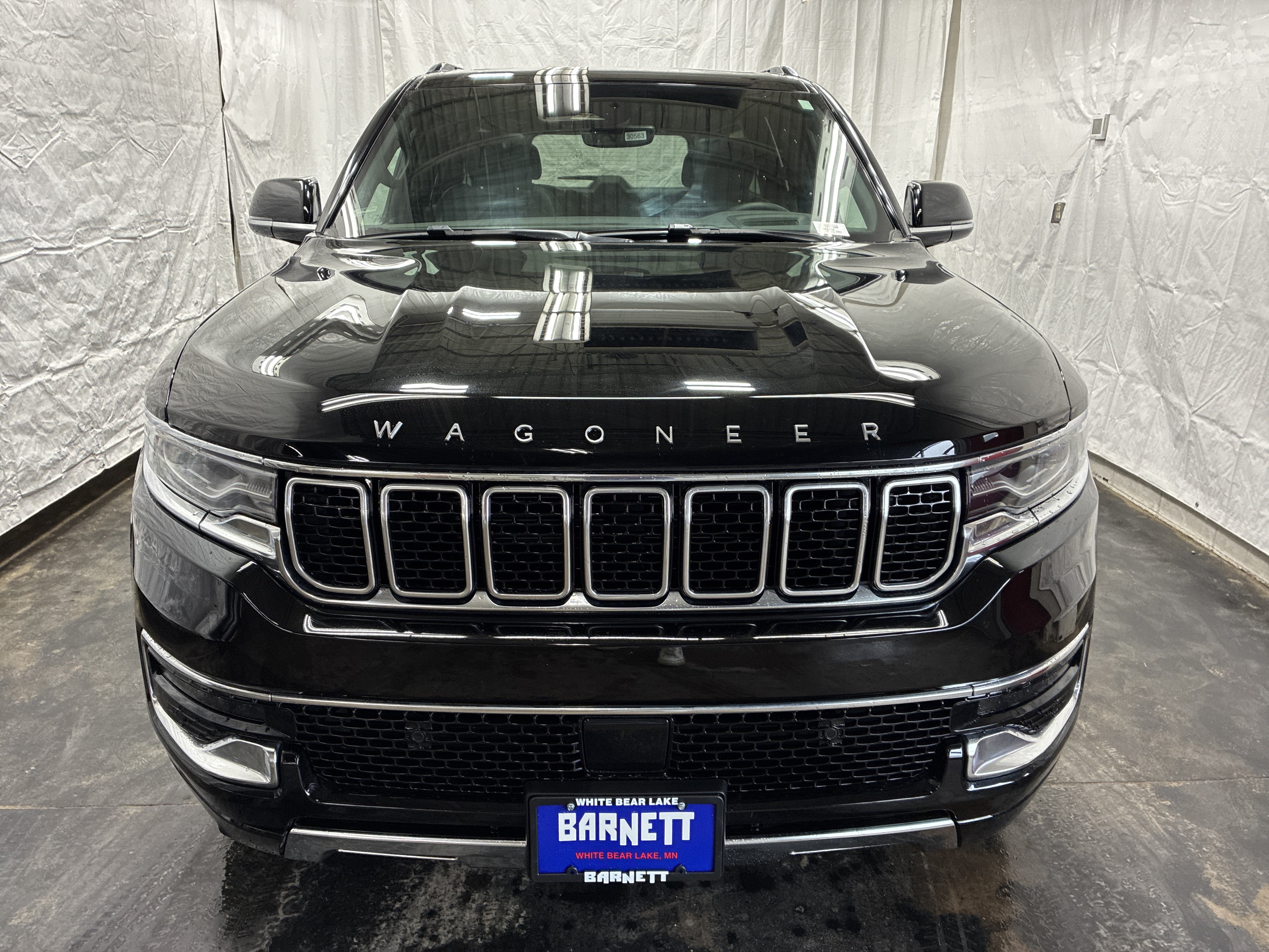 Used 2024 Jeep Wagoneer L Series III w/ Premium Group I AWD/4WD image 6