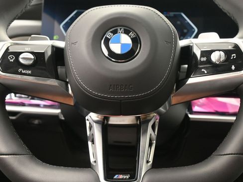 Used 2025 BMW 760i xDrive w/ Executive Package image 19