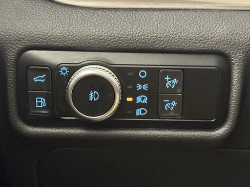 Used 2023 Ford Explorer Limited w/ Hybrid Equipment Group 310A AWD/4WD image 18