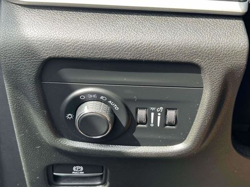 Used 2023 Jeep Grand Cherokee L Laredo w/ Luxury Tech Group I image 18