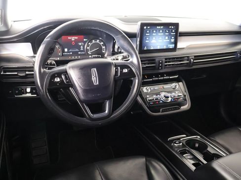 Used 2020 Lincoln Corsair FWD image 2