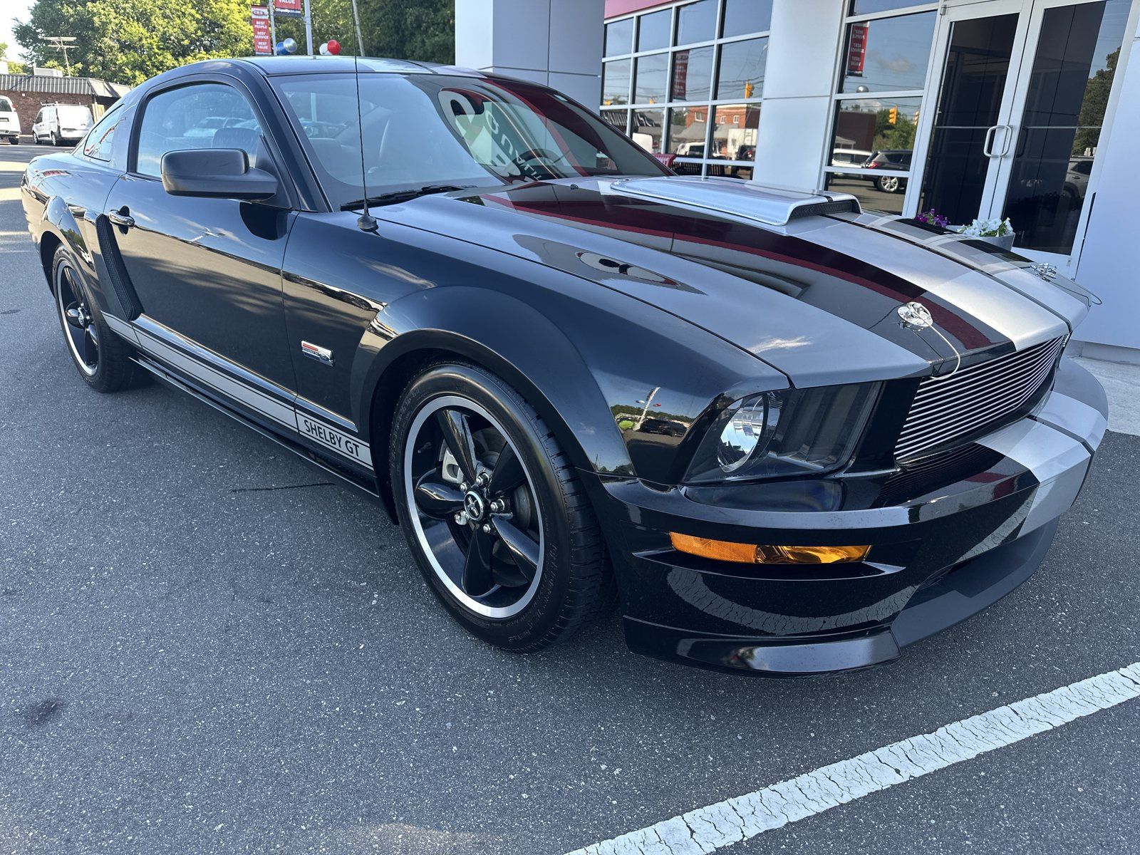 Used 2007 Ford Mustang GT Premium RWD image 2
