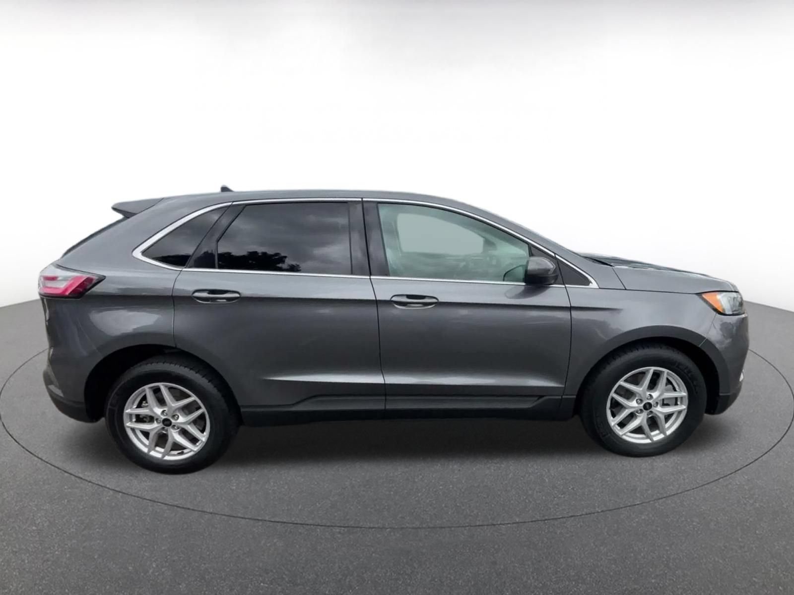 Used 2024 Ford Edge SEL AWD/4WD image 15