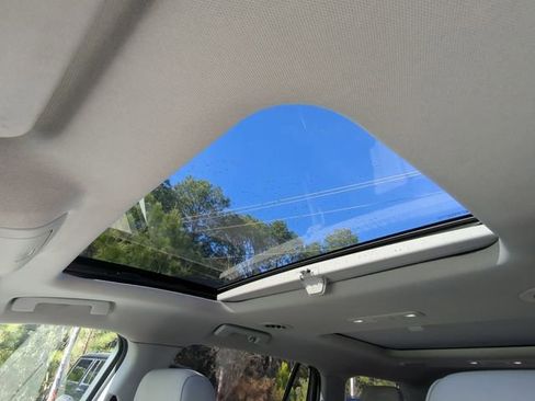 Used 2018 GMC Acadia SLT image 30