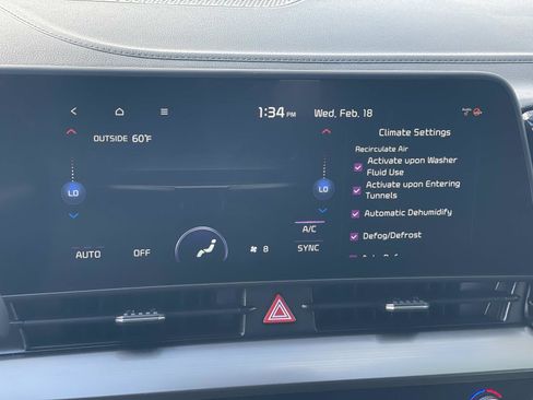 Used 2023 Kia Sportage EX image 15