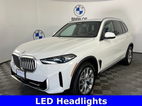 Used 2024 BMW X5 xDrive40i w/ Parking Assistance Package image 3