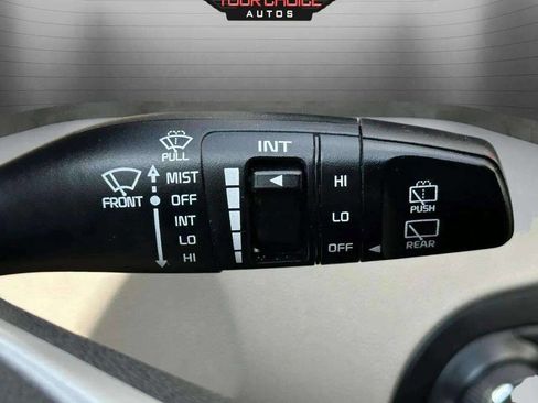 Used 2020 Kia Sorento LX image 12