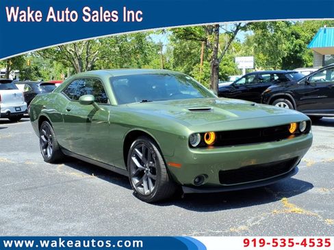 Used 2019 Dodge Challenger SXT w/ Blacktop Package RWD image 1
