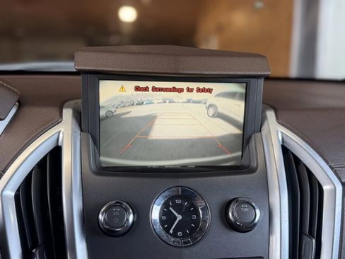 Used 2010 Cadillac SRX Premium image 26