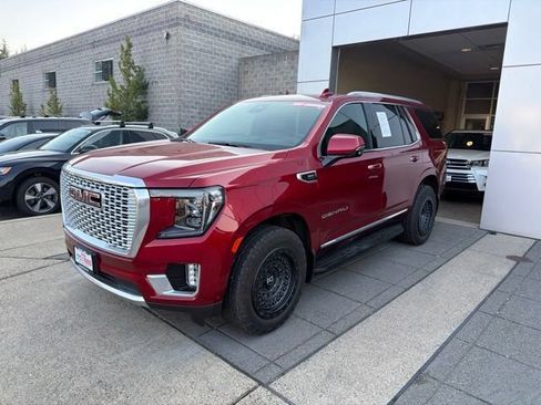 Used 2023 GMC Yukon Denali w/ Advanced Technology Package AWD/4WD image 2