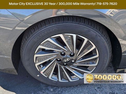 New 2025 Hyundai Sonata Limited image 24