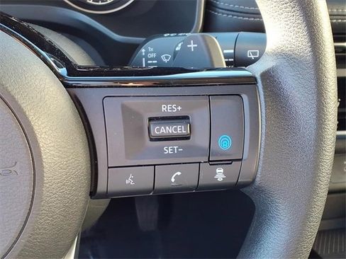 Used 2023 Nissan Rogue SV image 25