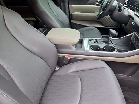 New 2026 Kia Carnival EX FWD image 11