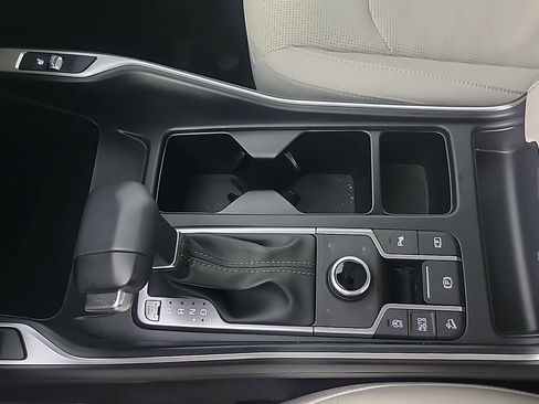 Used 2025 Kia Sorento EX w/ Panoramic Sunroof Package image 35