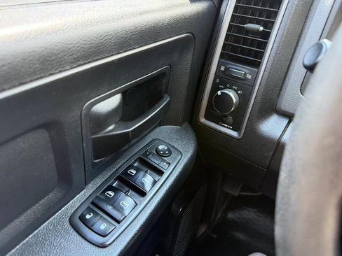 Used 2018 RAM 3500 Tradesman w/ Chrome Appearance Group AWD/4WD image 26