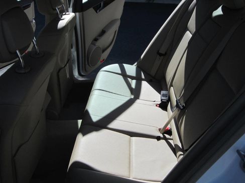 Used 2014 Mercedes-Benz C 250 Sedan image 17