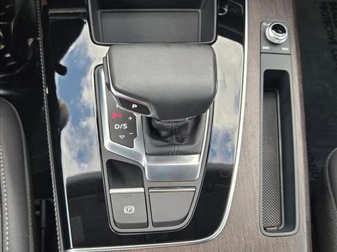 Certified 2025 Audi Q5 2.0T Premium Plus image 14