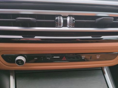 Used 2023 BMW 330i xDrive Sedan w/ Premium Package image 27