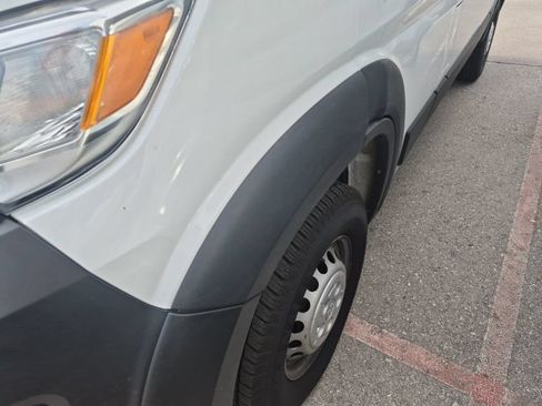 Used 2024 RAM ProMaster 2500 w/ Convenience Group FWD image 5