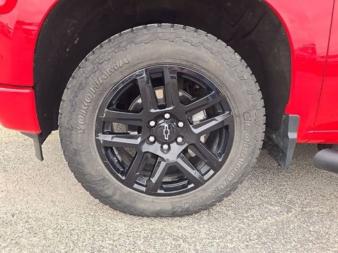 Used 2023 Chevrolet Silverado 1500 Custom image 11