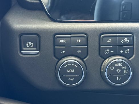 Used 2025 Chevrolet Silverado 1500 ZR2 AWD/4WD image 40