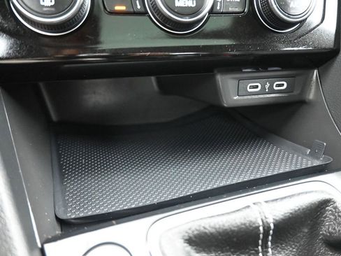 Used 2024 Volkswagen Jetta SE FWD image 23