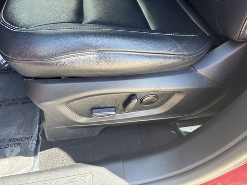 Used 2020 Ford Explorer XLT w/ Equipment Group 202A image 25