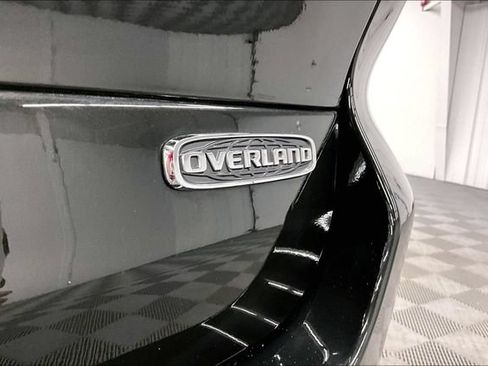 Used 2022 Jeep Grand Cherokee L Overland w/ Luxury Tech Group IV AWD/4WD image 9