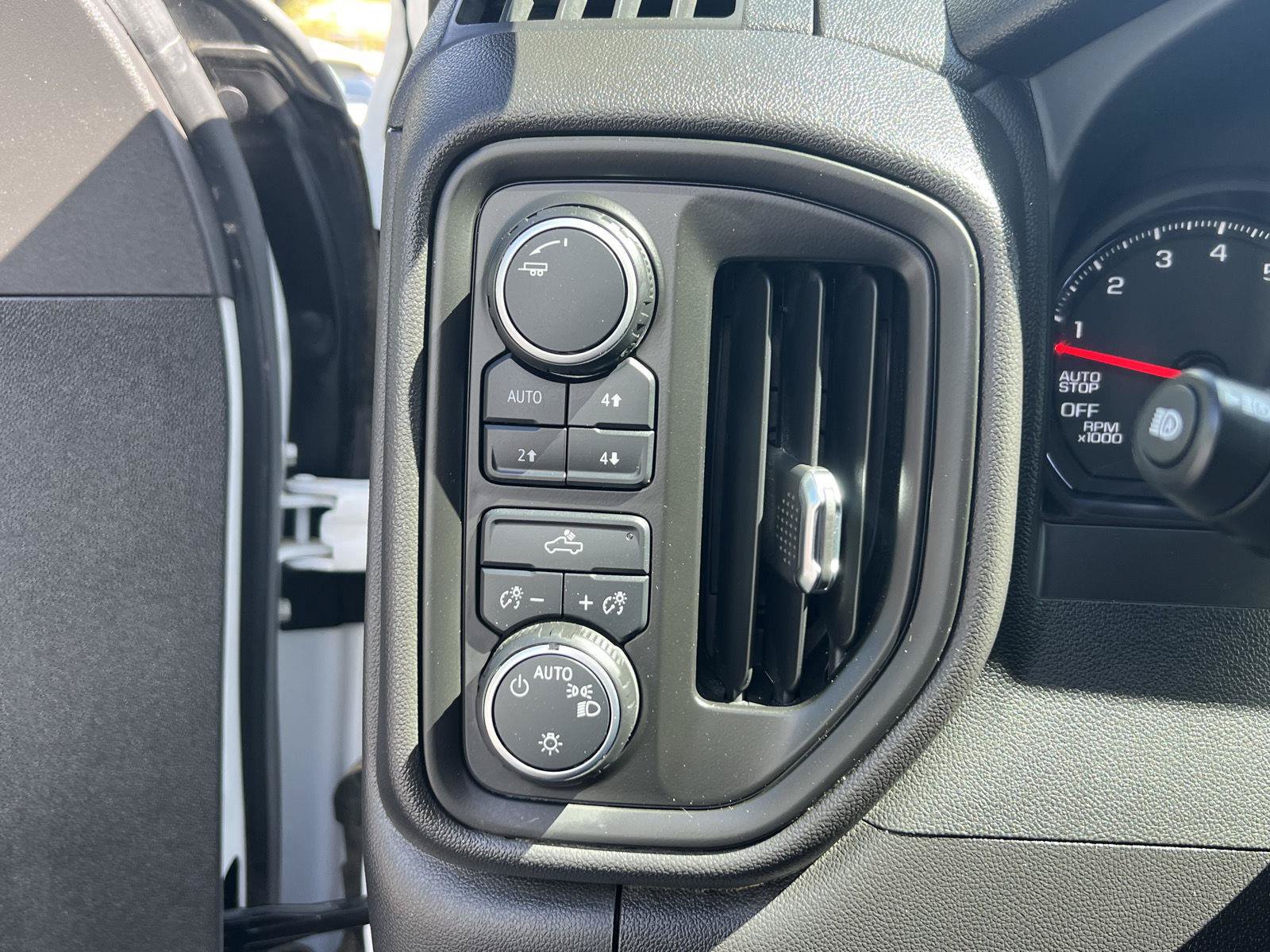 Used 2025 Chevrolet Silverado 1500 Custom Trail Boss AWD/4WD image 33