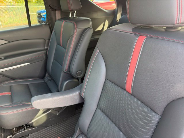 Used 2024 Chevrolet Traverse RS w/ LPO, Floor Liner Package AWD/4WD image 9