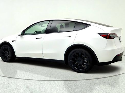 Used 2023 Tesla Model Y Long Range AWD/4WD image 7