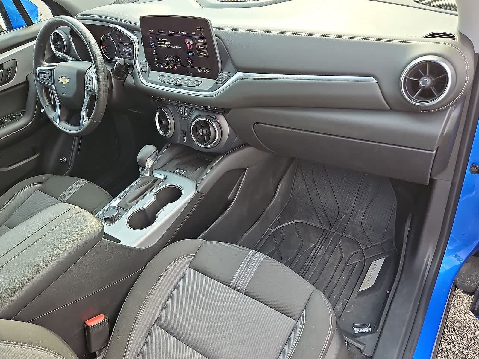 Used 2025 Chevrolet Blazer LT w/ Convenience Package FWD image 33
