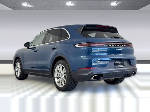 Used 2024 Porsche Cayenne AWD/4WD image 3