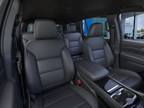 New 2026 Chevrolet Traverse LT w/ Driver Confidence Package FWD image 31