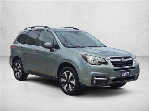 Used 2017 Subaru Forester 2.5i Limited AWD/4WD image 3