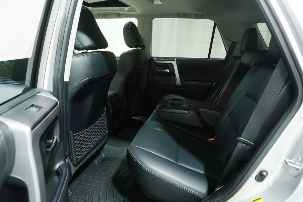 Used 2022 Toyota 4Runner Limited AWD/4WD image 12