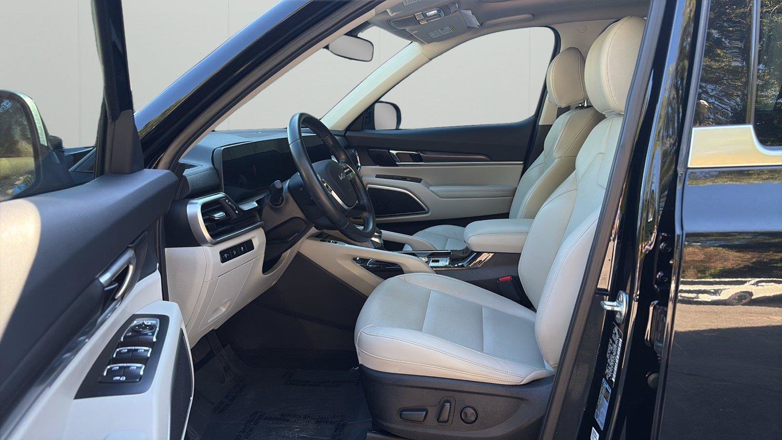 Used 2023 Kia Telluride S w/ S Sunroof Package FWD image 10