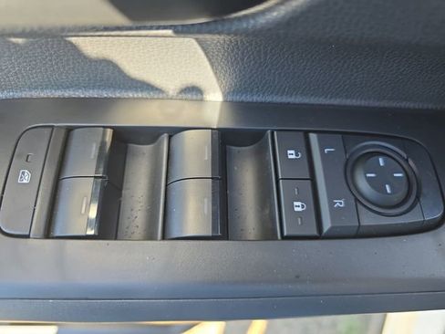 Used 2025 Toyota Tacoma SR5 image 26