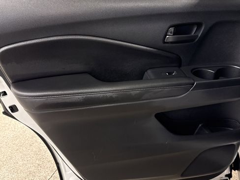 Used 2025 Honda Passport EX-L image 11