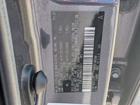 Used 2021 Toyota Highlander Platinum AWD/4WD image 18