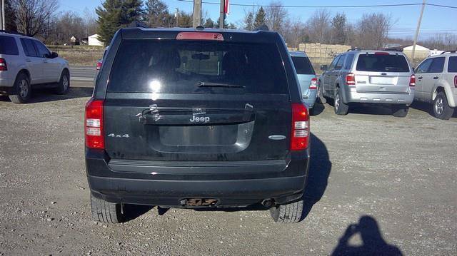 Used 2011 Jeep Patriot Latitude AWD/4WD image 4