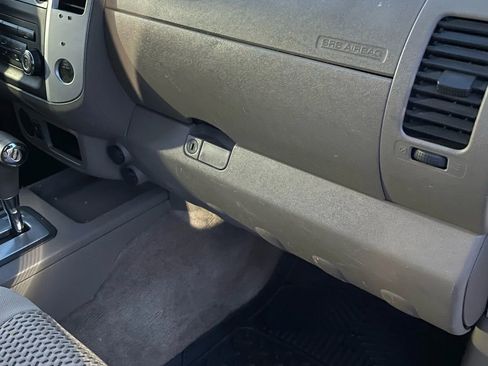 Used 2014 Nissan Frontier SV image 25