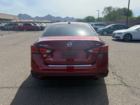 Used 2021 Nissan Altima 2.5 SV w/ SV Premium Package FWD image 6