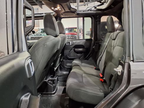 Used 2021 Jeep Wrangler Willys image 21