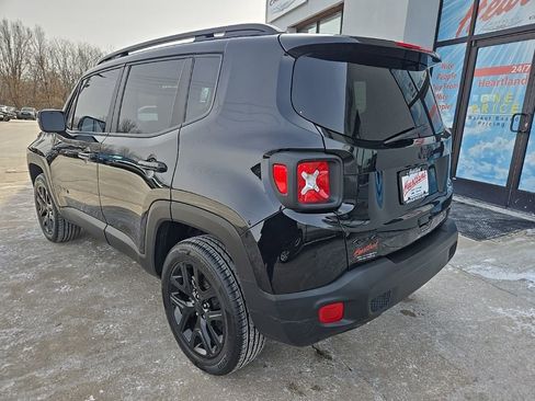 Used 2023 Jeep Renegade Altitude w/ Sun/Sound Group image 7