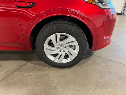 Used 2025 Land Rover Discovery Sport S image 39