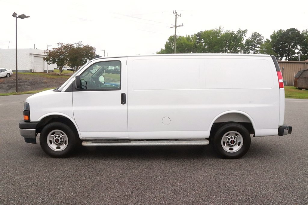 Used 2025 GMC Savana 2500 w/ Driver Convenience Package RWD image 4