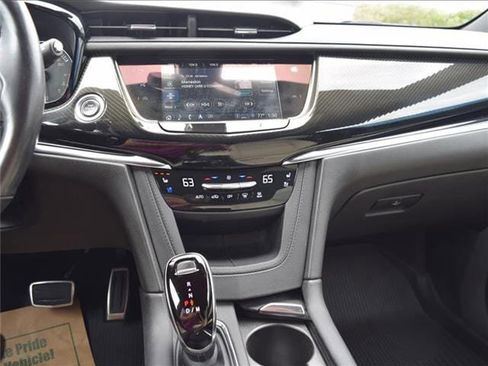 Used 2021 Cadillac XT6 Sport image 14